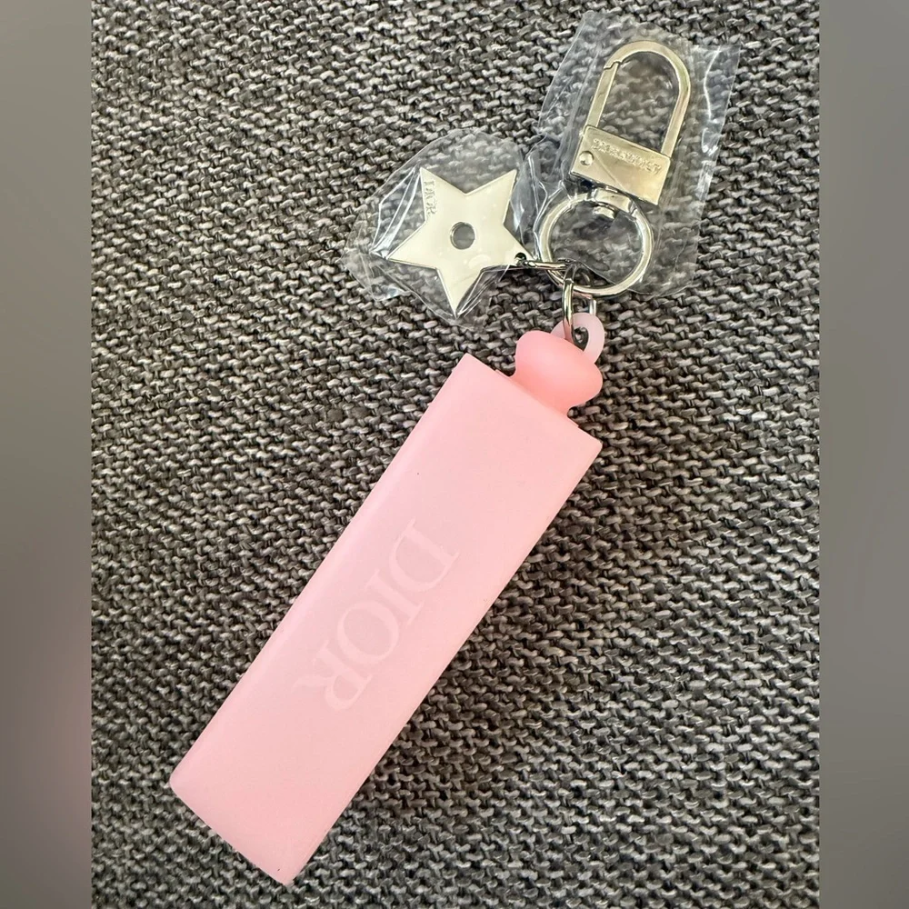 Dior Addict Lip Gloss Star Key Chain Pink Silicone New Authentic - Picture 7 of 17